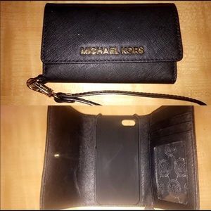 Michael Kors Wristlet/Phone Case iPhone 5/5s